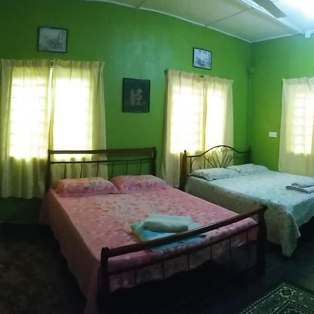 Dhia Irdina Homestay Paya Rewak Exteriér fotografie